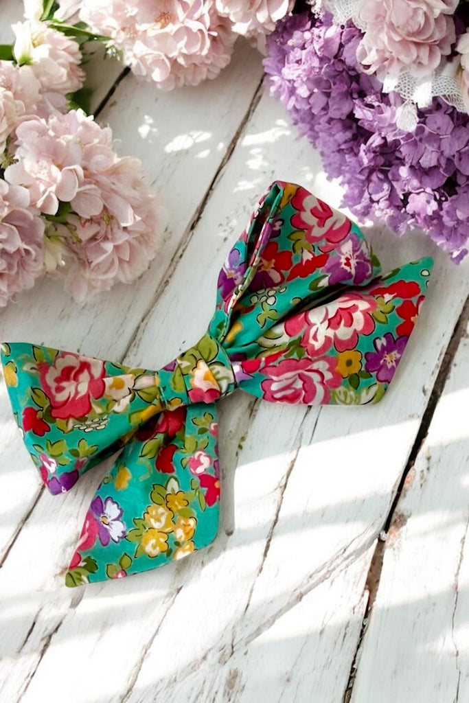 Pinwheel Bow Clip | Chelsea
(Moda)