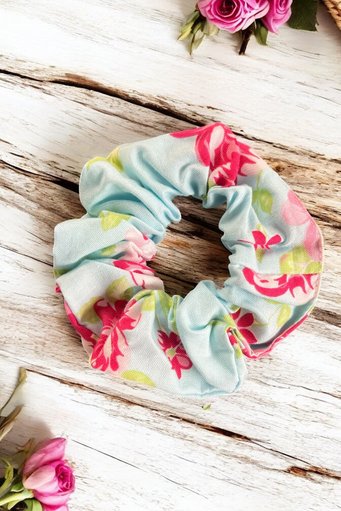 Scrunchie | Fabric  by Tanya Whelan