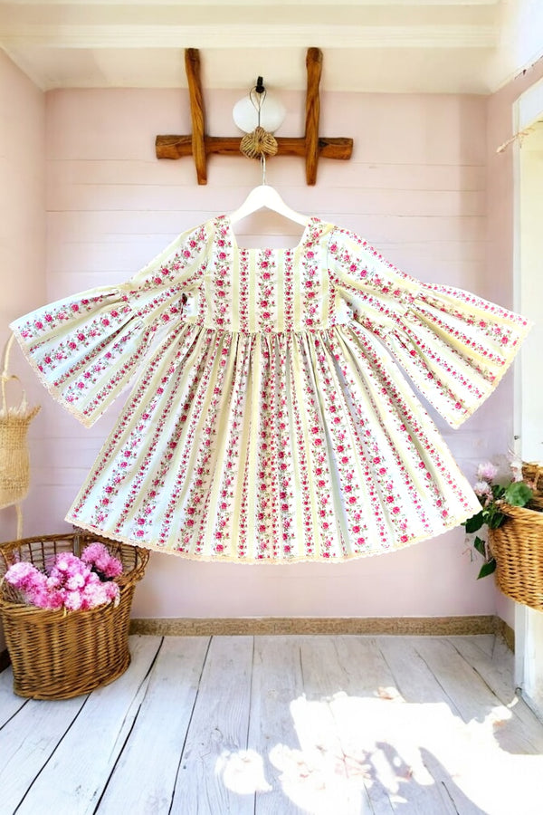 Boho Dress
‘Roses of Highgrove’
OOAK ~ Sz 12