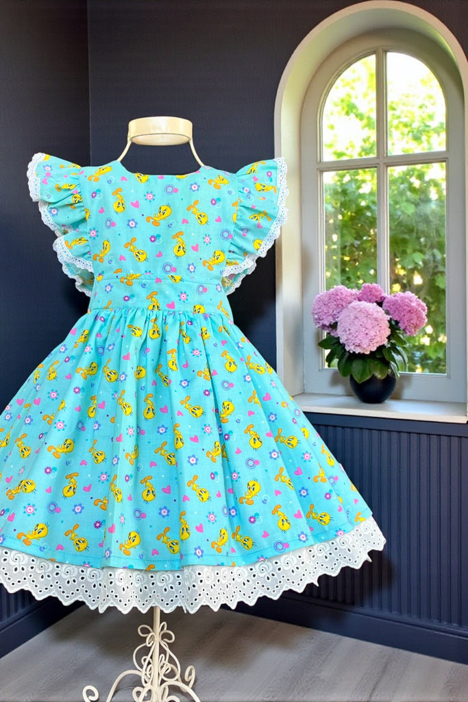 Charlotte Emma Dress
‘Tweety Bird’
Looney Tunes
TM Warner Bros
By Cranston Print Works
OOP & Very Rare, Collectible 
OOAK ~ Sz 4