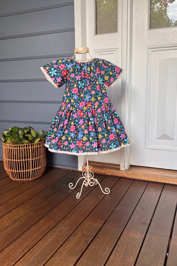 Vintage Seaside Dress ~ Sz 10 | Choose To Be ~ from the Happy Flower Collection by Marcus Brothers Textiles