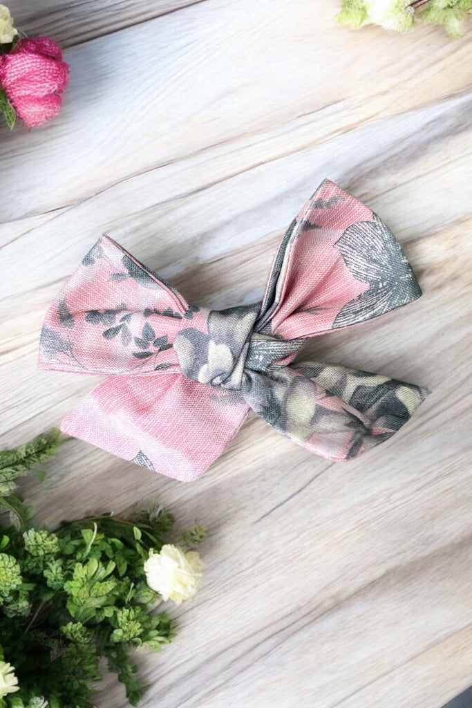 Pinwheel Bow Clip
Sonnet Roses Pink