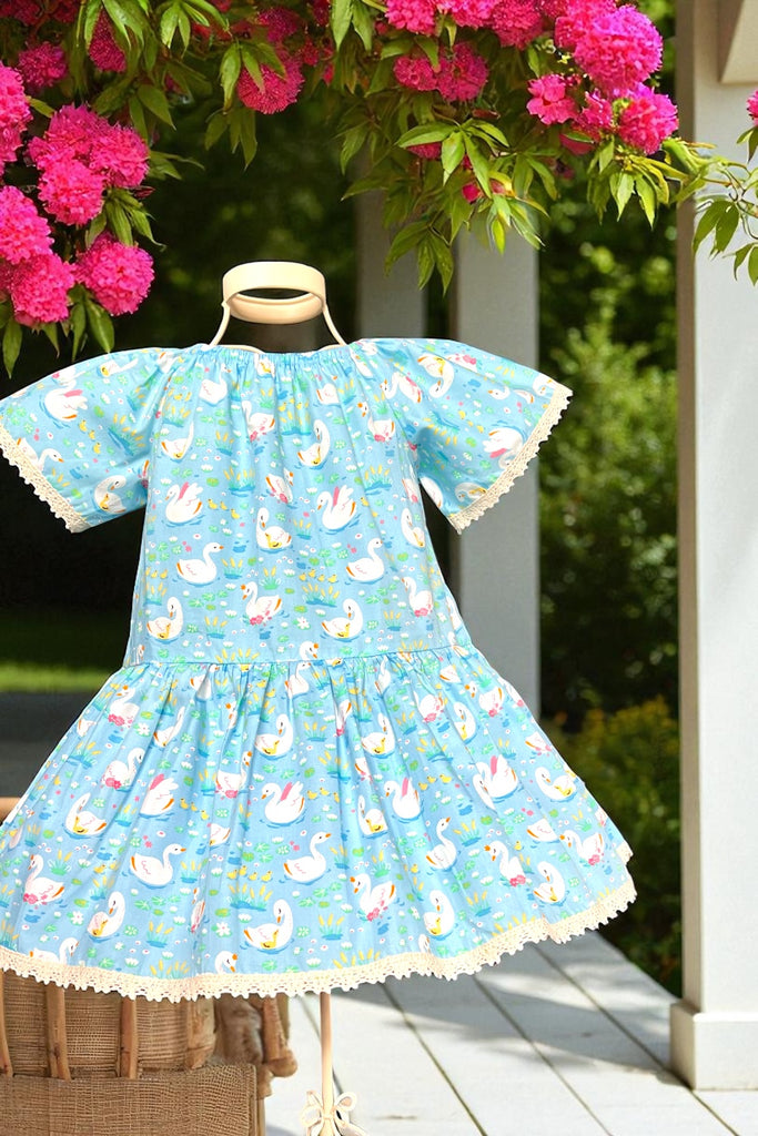 For Muireann ~ Sz 2 | Vintage Seaside Dress
‘Swan Love’