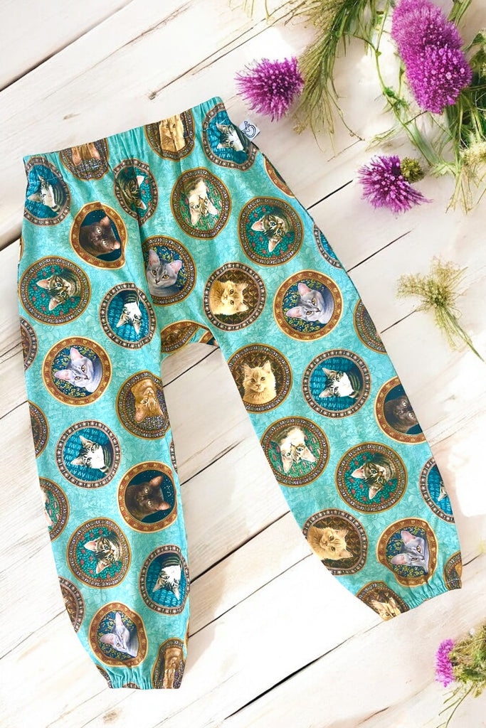 Harem Pants ~
‘Sophisti-cats’ | By Lesley Anne Ivory | For the Blank Quilting Corp. | Sz 4