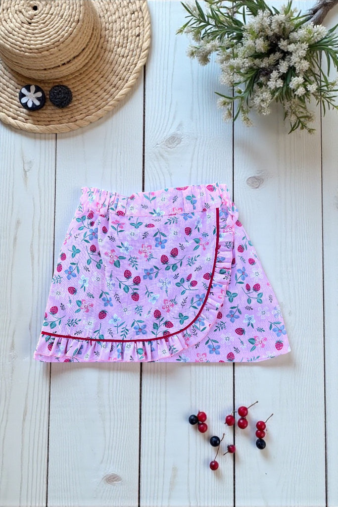 Skort
‘Strawberry Garden’ ~ Sz 4