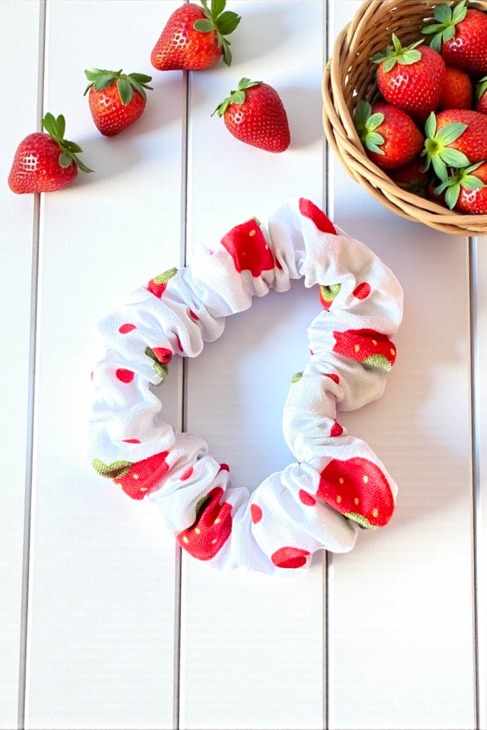 For Yvonne | Mini Scrunchie ‘Strawberry Polka Dreams’