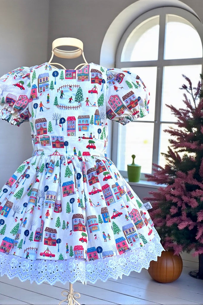 🎄Christmas 🎄
Puff Sleeve Anglaise Dress
‘Christmas Village’
From the Christmas Miniatures Collection by Nancy McKenzie for P&B Textiles