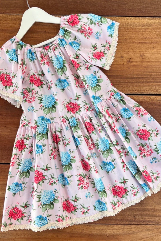 Vintage Seaside Dress ~ Hydrangeas in Pink ~ Sz 6