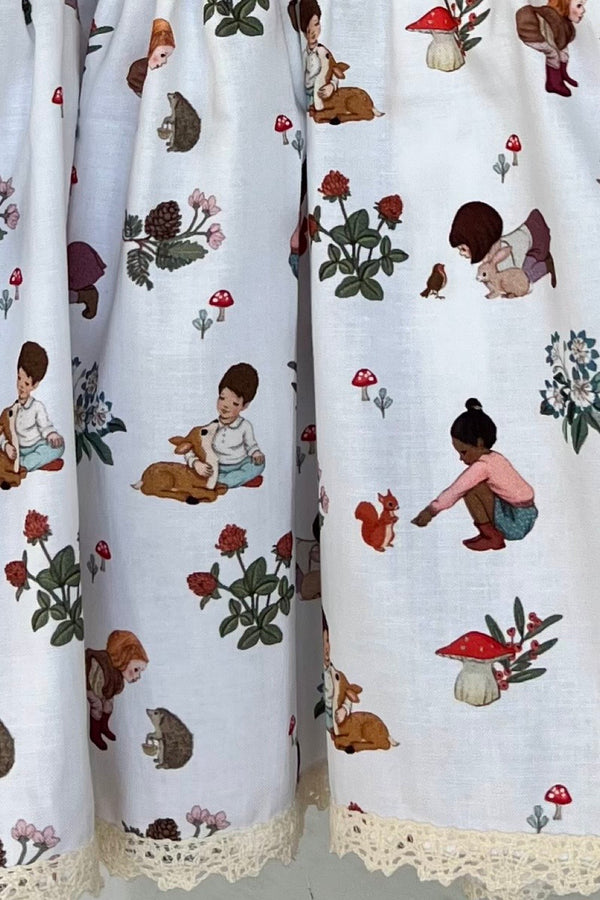 Vintage Seaside Dress
‘Forest Play’ From the ‘Midnight Forest’ Collection | Belle & Boo fabric for Michael Miller | Sz 4 & 6