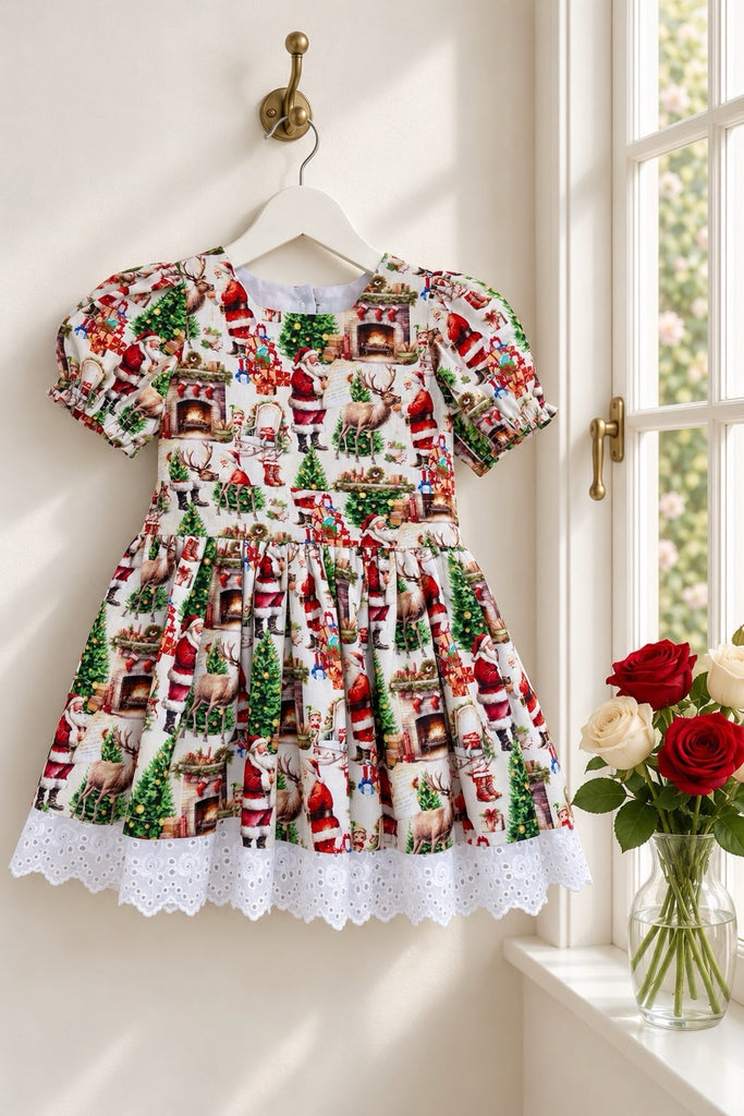 🎄Christmas 🎄
Anglaise Puff Sleeve Dress
‘Santa's List’ ~ Sz 2