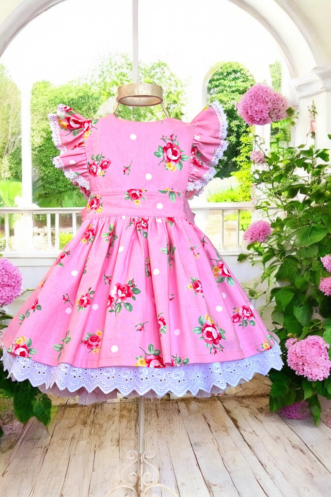 Charlotte Emma Dress
Small Roses in Pink
Flower Sugar by Lecien
OOP & Rare