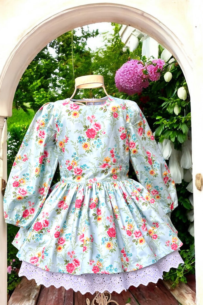 Long Sleeve Anglaise Dress
‘Savannah’
By Fabric Traditions ~ Sz 10