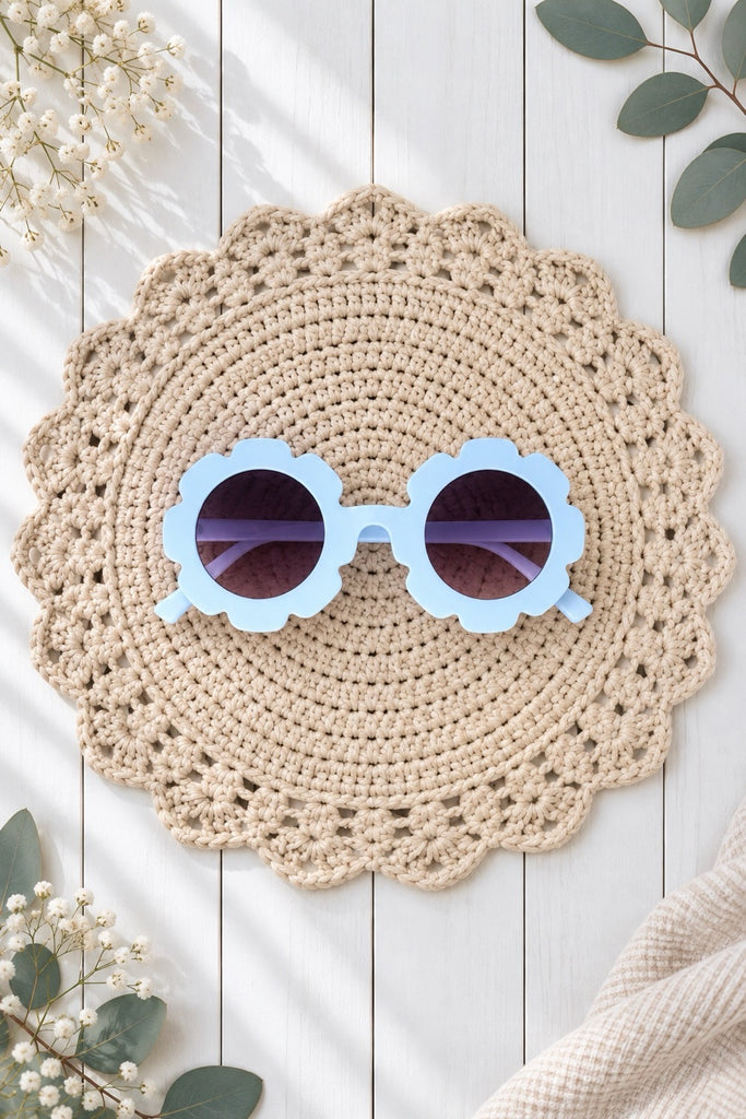 For Anne-Marie | Kids Flower Sunnies ~ White 
UV 400 Protection 
Anti-Reflective 
To fit children 5 to 12 yrs