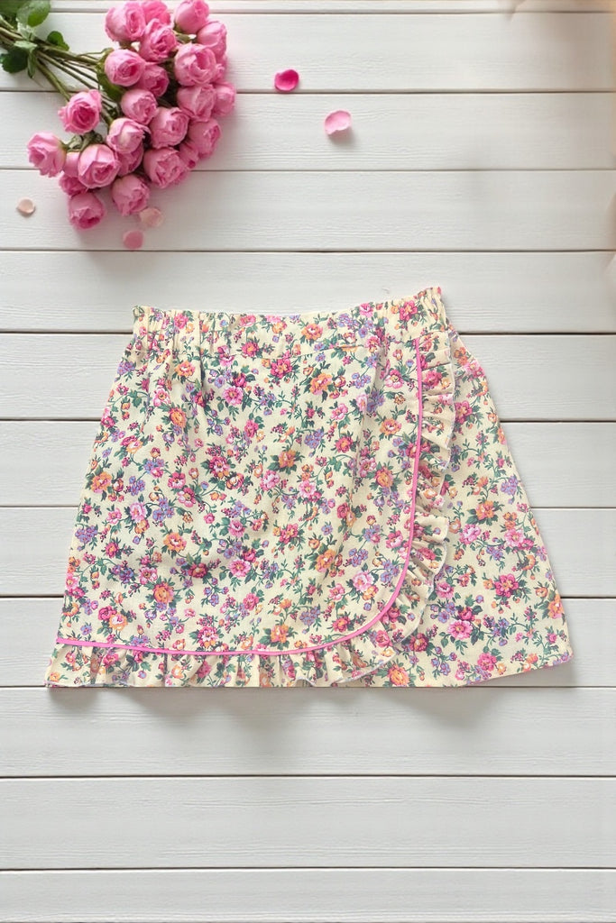 For Anne-Marie | Skort
‘Buttercup Meadow’
OOAK ~ Sz 8