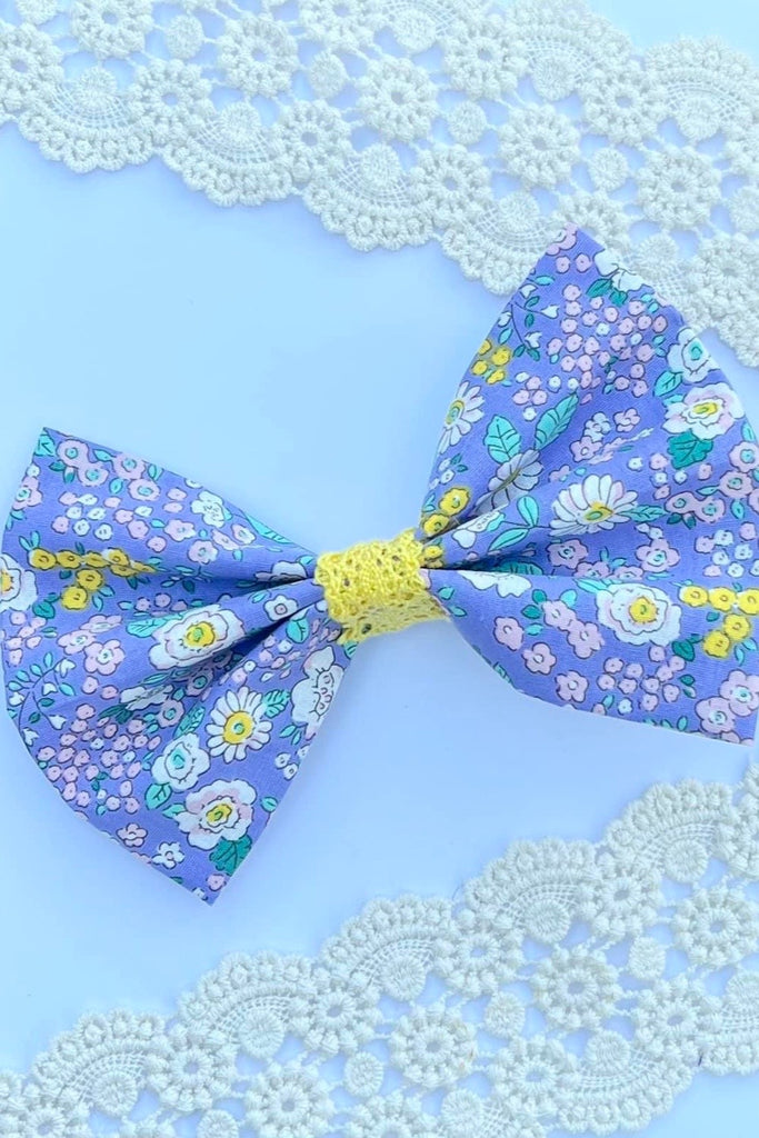 Large Pinch Bow Clip w Lace Contrast | Daisy Dreams in Lavender