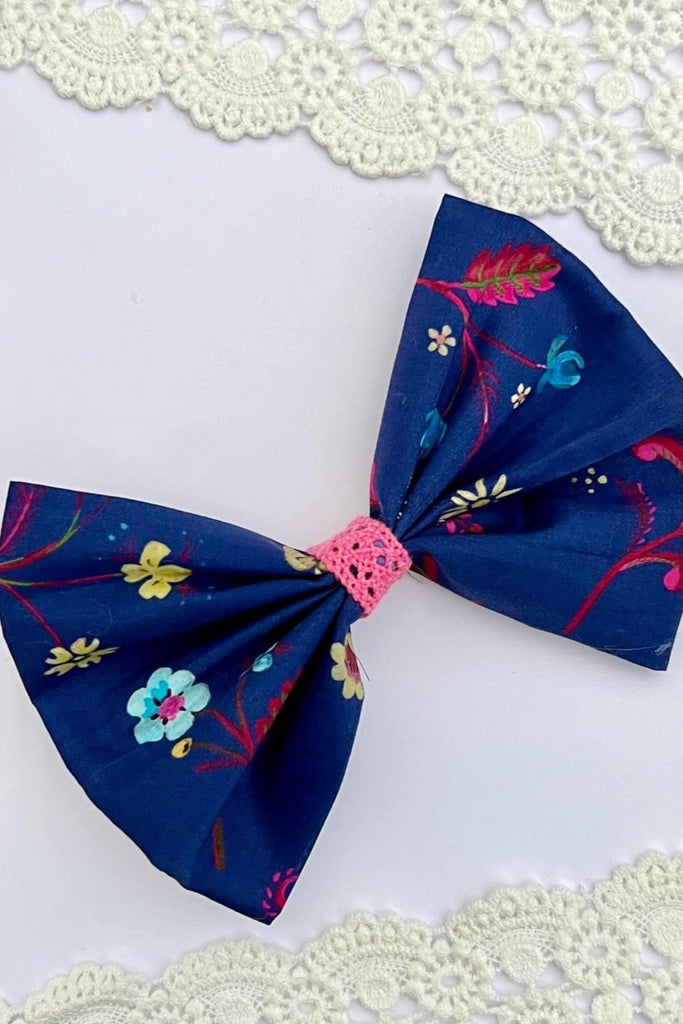 Large Pinch Bow Clip w Lace Contrast | Liberty of London Tana Lawn Fabric
