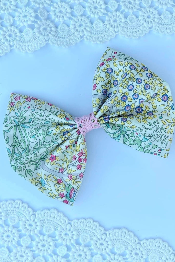 Large Pinch Bow Clip w Lace Contrast | Liberty of London Tana Lawn Fabric