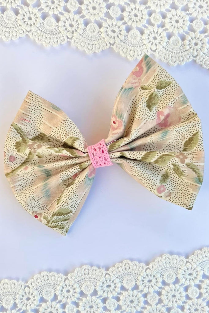 Large Pinch Bow Clip w Lace Contrast | Vintage Designer Fabric