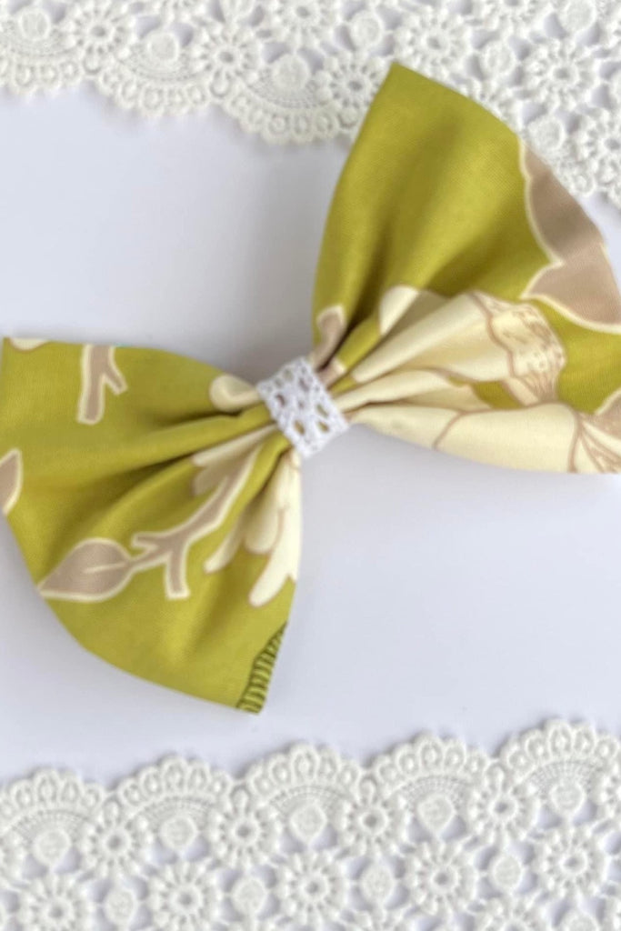 For Janine Green | Large Pinch Bow Clip w Lace Contrast | Vintage Designer Fabric